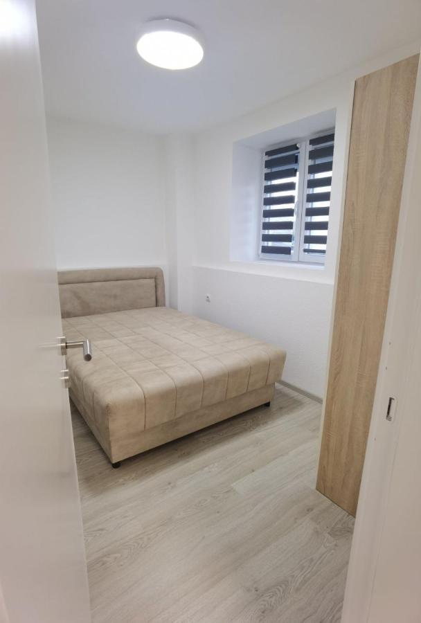 Kraguj Apartman 2 クラグイェヴァツ エクステリア 写真